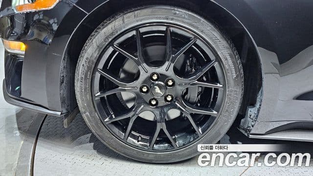 Ford Mustang кабриолет, 2021 все фото