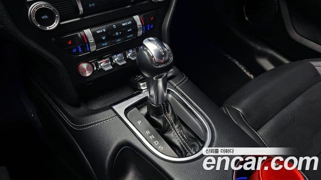 Ford Mustang кабриолет, 2021 9