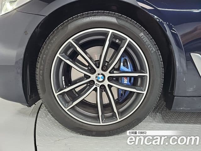 BMW 5시리즈 (G30) 520i M Sport, 2022 все фото