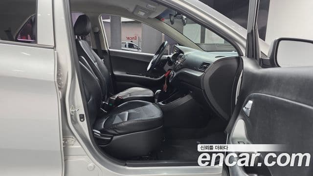 Kia All New Morning Deluxe Trendy, 2015 11