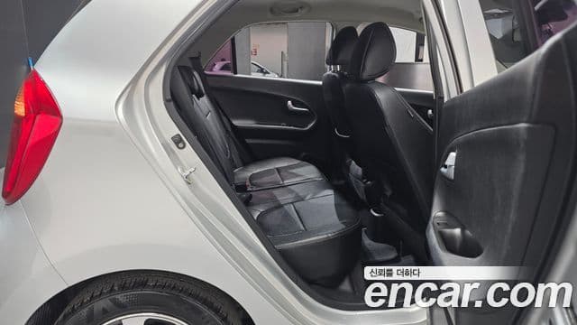 Kia All New Morning Deluxe Trendy, 2015 12