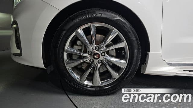 Kia The / новый New Carnival Special, 2019 все фото