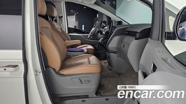 Hyundai Staria Inspiration, 2025 11