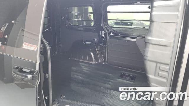 Hyundai Staria Modern, 2024 12