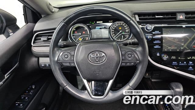 Toyota 캠리 (XV70) 2.5 XLE гибрид, 2020 14