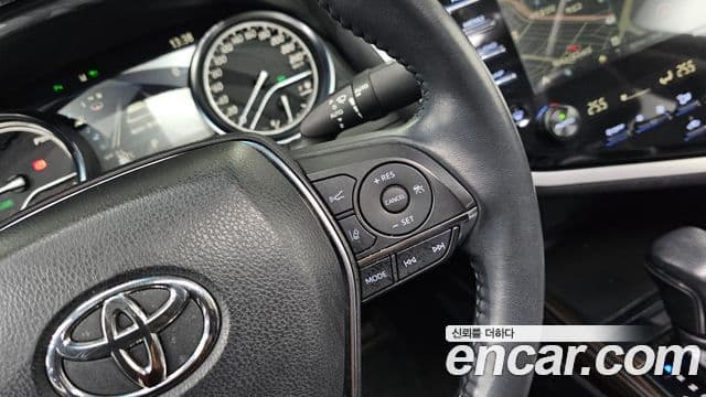 Toyota 캠리 (XV70) 2.5 XLE гибрид, 2020 19