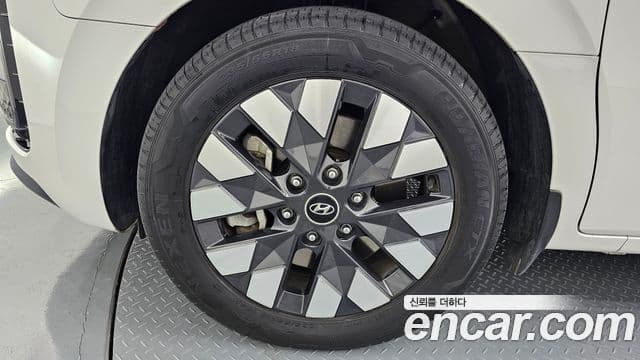 Hyundai Staria Mobility, 2023 все фото