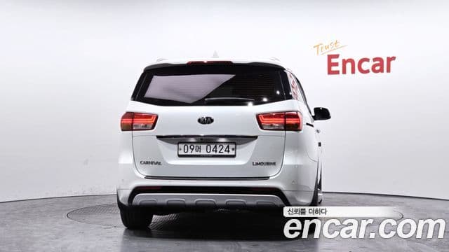 Kia All New Carnival VIP, 2017 4