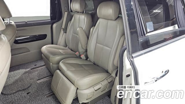 Kia All New Carnival VIP, 2017 11