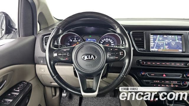 Kia All New Carnival VIP, 2017 13