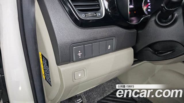 Kia All New Carnival VIP, 2017 19