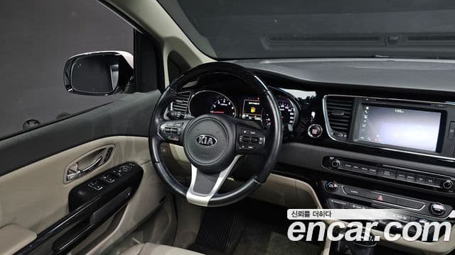 Kia All New Carnival President, 2016 13