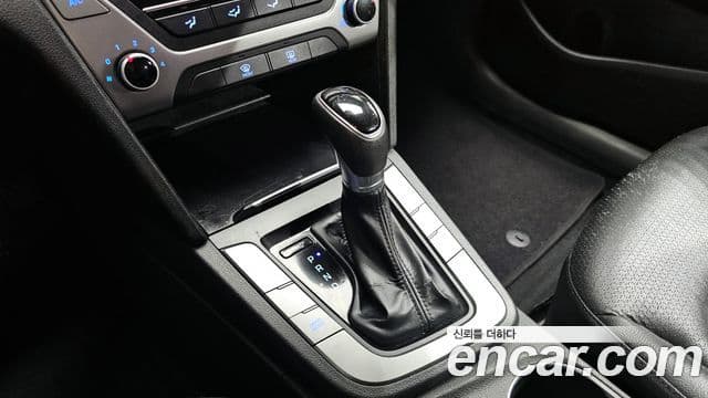 Hyundai Avante AD Style, 2017 9