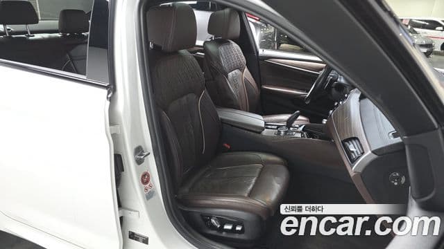 BMW 5시리즈 (G30) 520d M Sport Plus, 2017 12