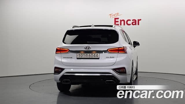 Hyundai Santa Fe TM Inspiration, 2019 4