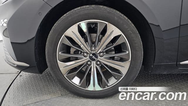 Kia K8 гибрид Signature, 2022 все фото