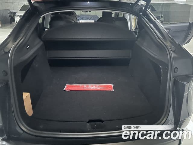 Tesla модель Y Long Range AWD, 2025 6