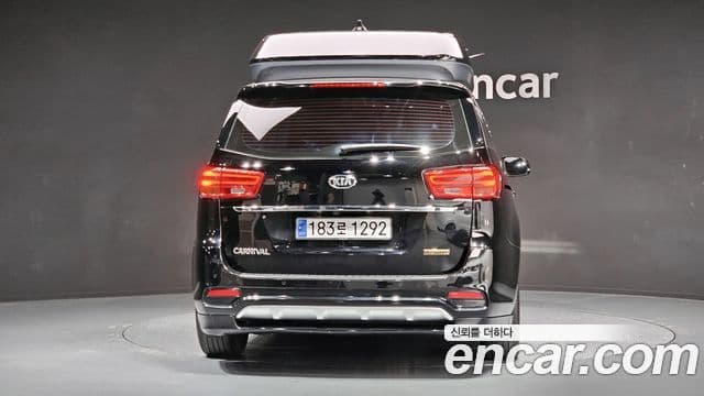 Kia The / новый New Carnival VIP, 2019 4