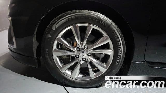 Kia The / новый New Carnival VIP, 2019 все фото