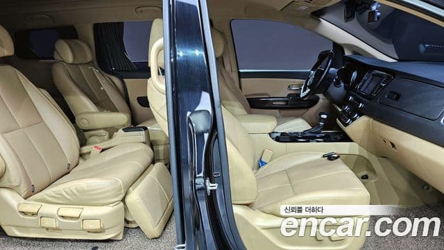 Kia The / новый New Carnival VIP, 2019 10