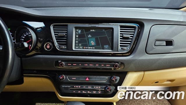 Kia The / новый New Carnival VIP, 2019 15