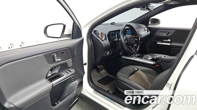 Mercedes-Benz EQA H243, 2021 10