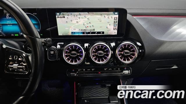 Mercedes-Benz EQA H243, 2021 14