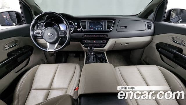 Kia All New Carnival VIP, 2016 7