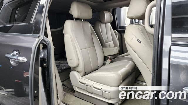 Kia All New Carnival VIP, 2016 12