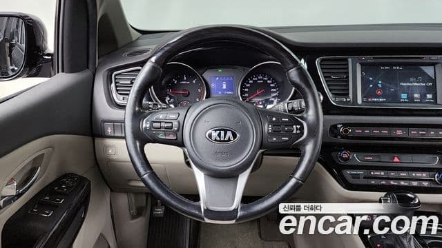 Kia All New Carnival VIP, 2016 13