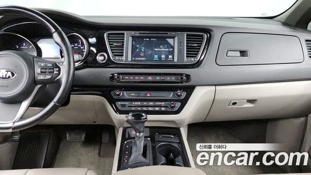 Kia All New Carnival VIP, 2016 14