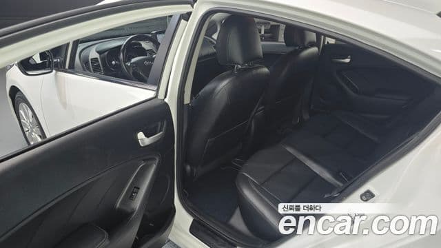 Kia K3 Trendy, 2013 11