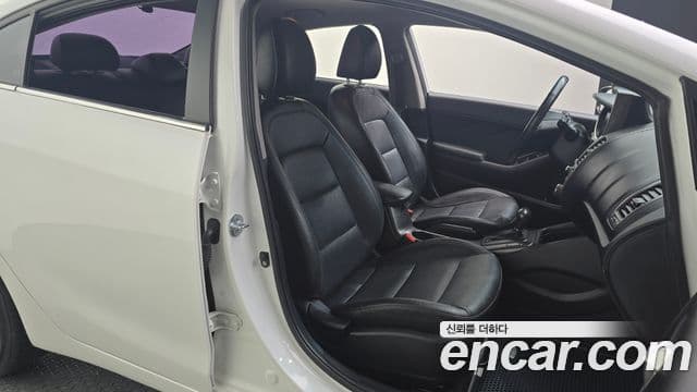 Kia K3 Trendy, 2013 12