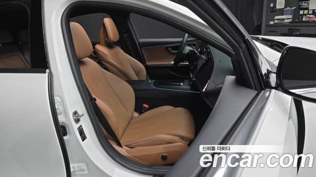 Mercedes-Benz E-класс W214 Avantgarde, 2025 12