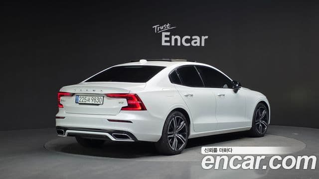 Volvo S60 3세대 B5 R-Design, 2022 2