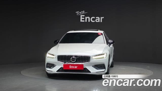 Volvo S60 3세대 B5 R-Design, 2022 3