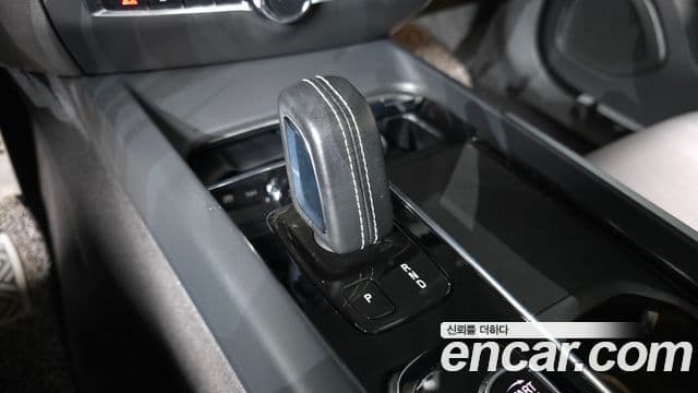 Volvo S60 3세대 B5 R-Design, 2022 9