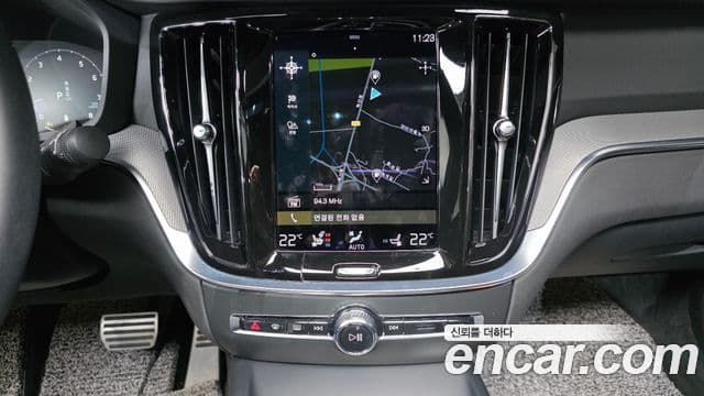 Volvo S60 3세대 B5 R-Design, 2022 15