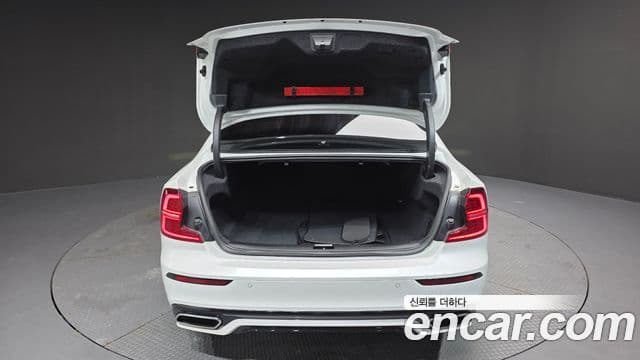 Volvo S60 3세대 B5 R-Design, 2022 20