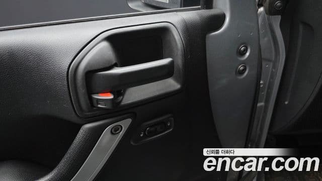 Jeep Wrangler (JK) 2.8 дизель Sahara 4도어, 2013 16