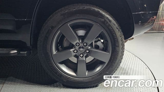 Land Rover Defender (L663) 110 D300 X-Dynamic HSE, 2025 все фото