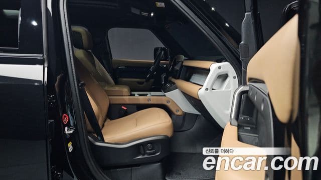 Land Rover Defender (L663) 110 D300 X-Dynamic HSE, 2025 11