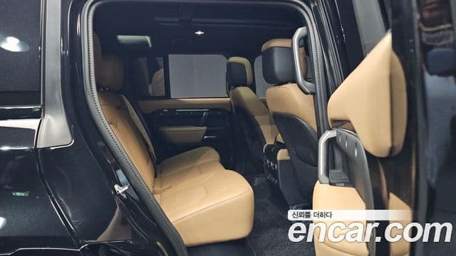 Land Rover Defender (L663) 110 D300 X-Dynamic HSE, 2025 12