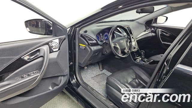 Hyundai Grandeur HG Premium, 2014 10