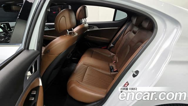 Genesis G70 Elite, 2019 16