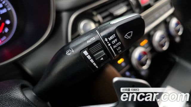 Genesis G70 Elite, 2019 18