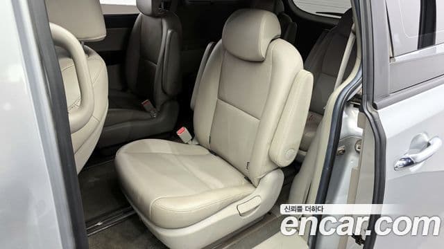 Kia All New Carnival Prestige, 2016 11