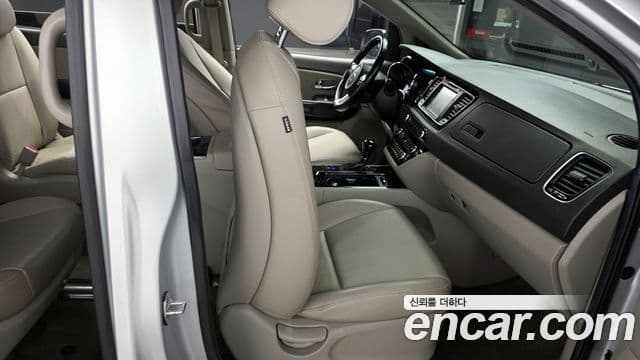 Kia All New Carnival Prestige, 2016 12