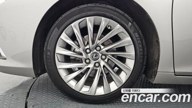 Lexus ES300h 7세대 Luxury Plus, 2022 все фото