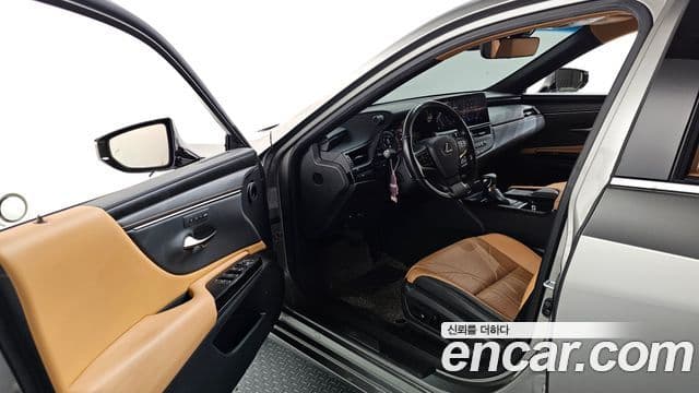 Lexus ES300h 7세대 Luxury Plus, 2022 10
